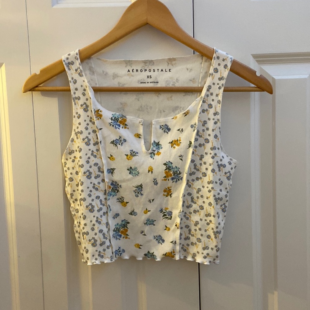 Aeropostale XS Floral Pattern Crop Top